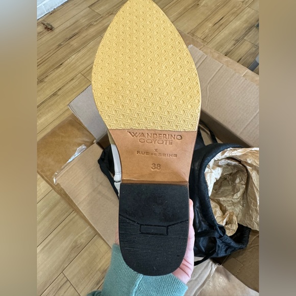 ❌SOLD❌Wandering Coyote x Rue De Seine Frontier NIB - Picture 11 of 14